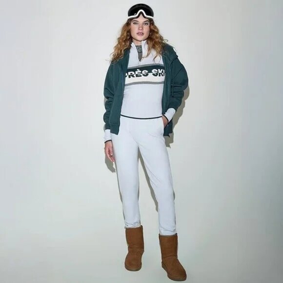 Victoria's Secret PINK Ivy Fleece Campus Full-Zip Hoodie (Deep Forest Aspen) - Picture 4 of 7